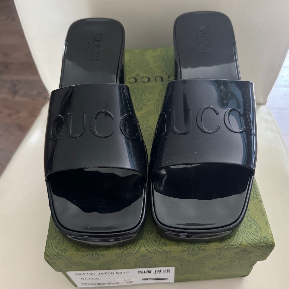 GUCCI sandals